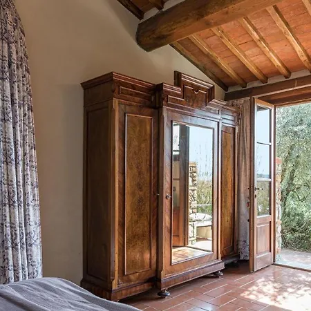 Casale Presciano شقة
