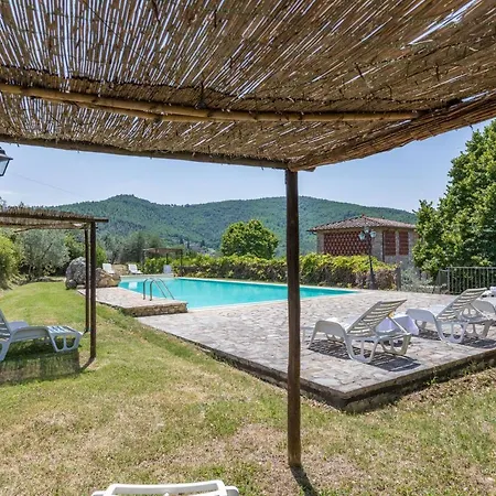 Casale Presciano شقة