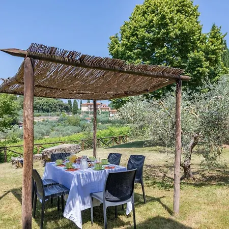 Casale Presciano شقة